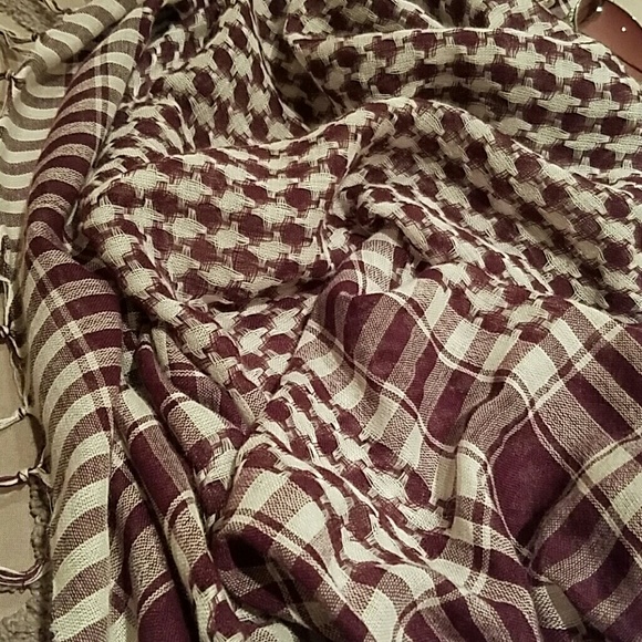 Scarf or Shoulder Cover Fringed - Picture 5 of 5